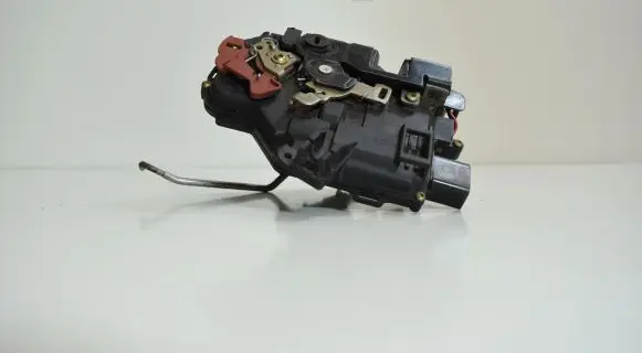 Audi A4 S4 B6 8E 8H Rear door lock 8E0839016C