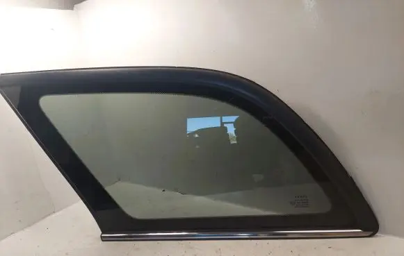 Toyota Avensis T250 Rear side window 6272005110