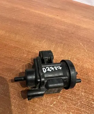 Mercedes-Benz E W210 Turbo solenoid valve A0005450427 D2787