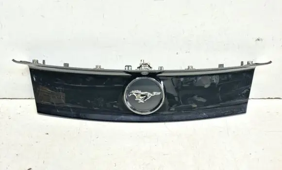 Ford Mustang VI Tailgate trim FR3B6343504
