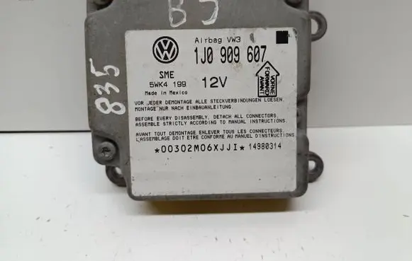 Volkswagen PASSAT B5 Airbag control unit/module 1J0909607 14980314 5WK4199