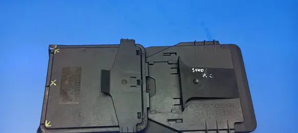 Mercedes-Benz S W140 Fuse box cover 1040041406 1405450073 1405400282