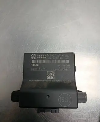 Volkswagen Golf VI Gateway control module 1K0907530AF 1K0907951