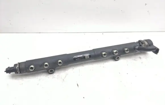 Volvo XC90 Fuel main line pipe 30757146 0445215023