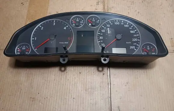 Audi A6 S6 C5 4B Speedometer (instrument cluster) 110080128