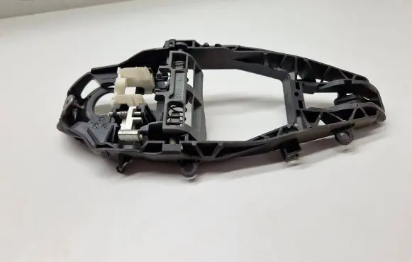 Rear door exterior handle/bracket
