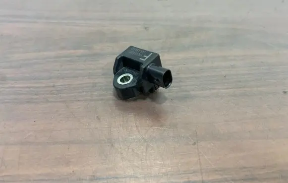 Subaru Outback (BT) Airbag deployment crash/impact sensor 98231VC001 10443H040