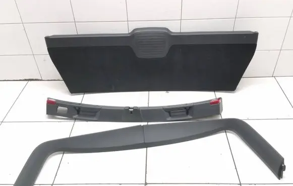 Mercedes-Benz C W204 Tailgate/boot cover trim set A2047400070 A2047400772 A2047400171