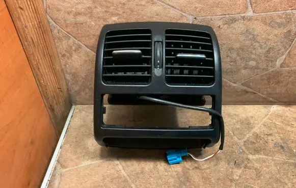 Mercedes-Benz E C207 W207 Rear air vent grill A2048301054