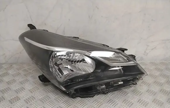 Toyota Yaris Headlight/headlamp 811300DA10