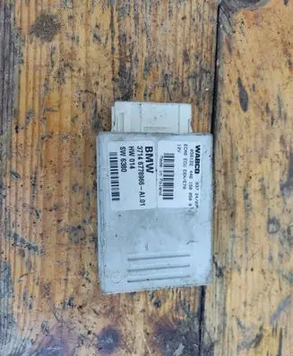 BMW X5 E70 Air suspension control unit module (rear) 6778966 4461500500