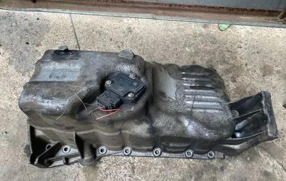 BMW 5 E60 E61 Oil sump 7803071 13992010