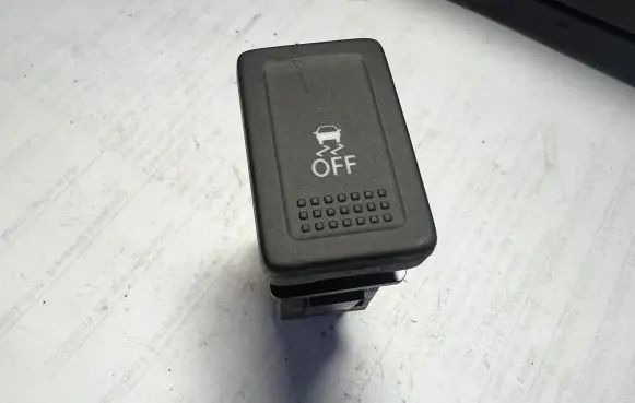Suzuki Splash ESP (stability program) switch 