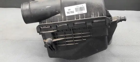 Opel Karl Air filter box 9678U