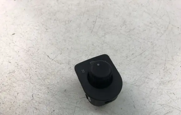 Volkswagen Fox Wing mirror switch 7E1959565A