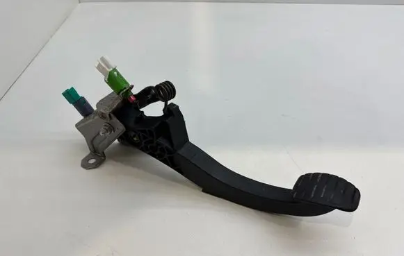 Mercedes-Benz Citan W415 Clutch pedal 465037304R