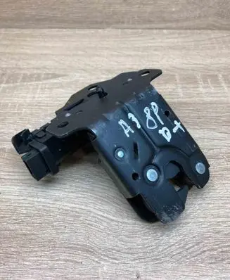 Audi A3 S3 8P Tailgate/trunk/boot lock/catch/latch 8P4827505B