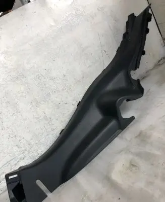 Mazda CX-30 (D) pillar trim (bottom) Dfr568770