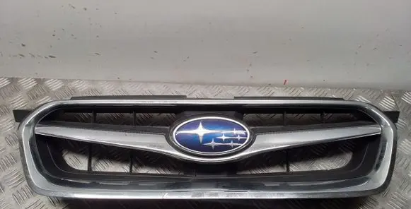Subaru Legacy Front bumper upper radiator grill 91121AG150