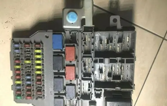 Honda Accord Fuse module E6A000011 012603 XE20E