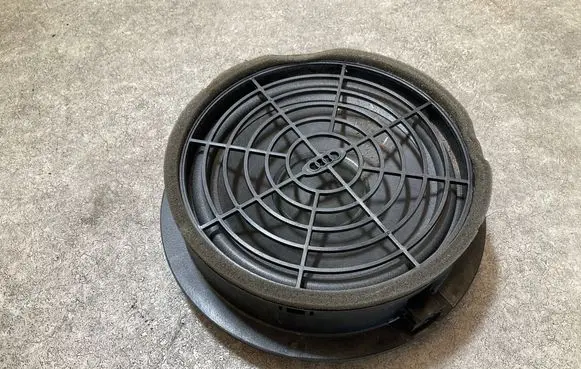 Audi Q3 8U Front door speaker 8R0035415A 5JA20
