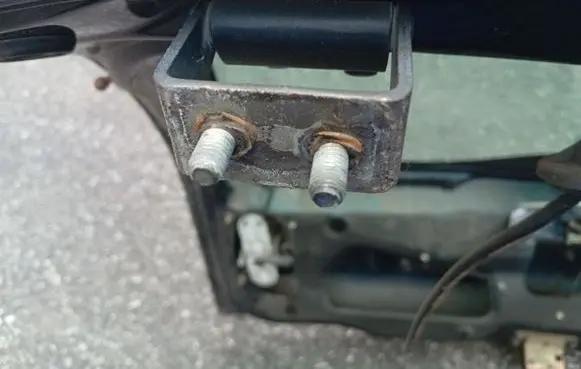 Volvo S40, V40 Tailgate/trunk/boot hinge