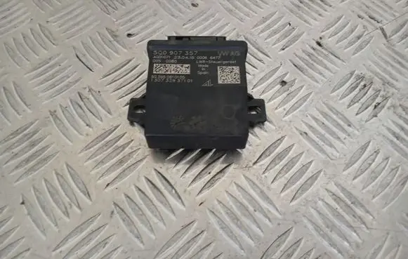 Volkswagen PASSAT B8 Light module LCM 5Q0907357