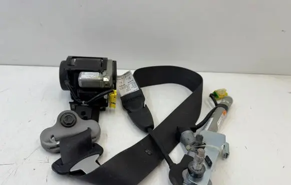 Honda CR-V Front seatbelt 6073519