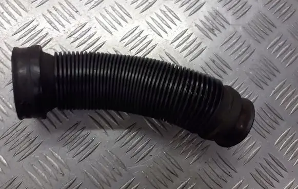 Opel Astra H Air intake duct part