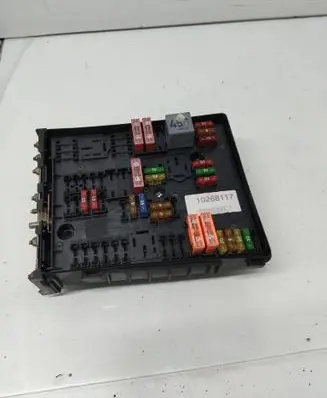 Volkswagen PASSAT B6 Fuse module 1K0937124K 014189861