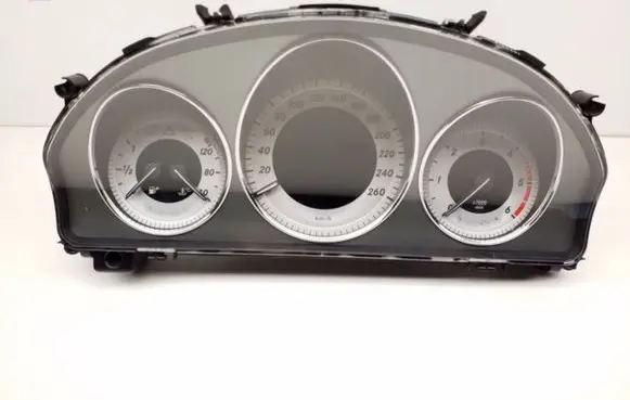 Mercedes-Benz GLK (X204) Speedometer (instrument cluster) A2049006213