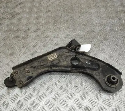 Peugeot 308 Front lower control arm/wishbone 9846329780