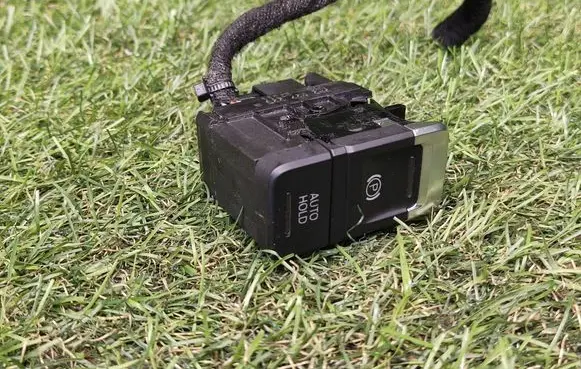 Volkswagen Touareg II Handbrake/parking brake auto hold switch 7P2927225A 27311