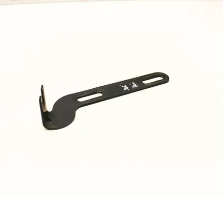 Headlight/headlamp mounting bracket