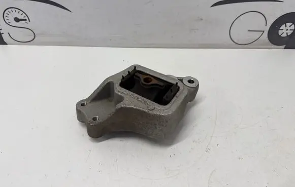 Dodge RAM Front differential mounting bracket 