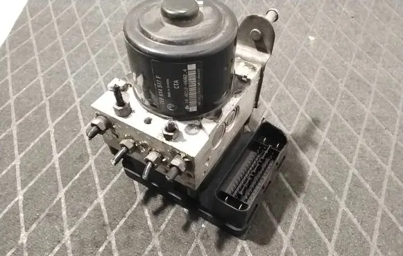 Volkswagen Transporter - Caravelle T5 ABS Pump 7E0614517F 10021206824 7E0907379H