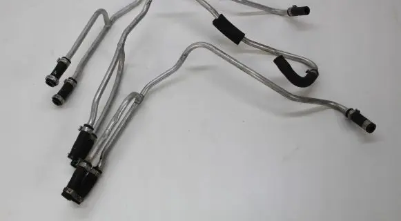 Coolant pipe/hose