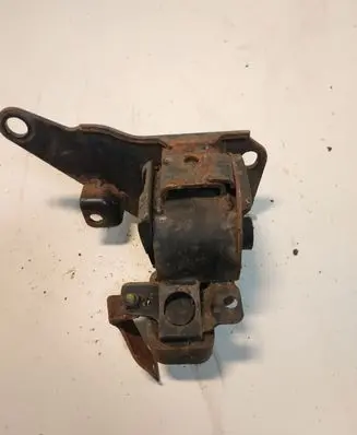 Toyota Corolla E120 E130 Engine mount bracket