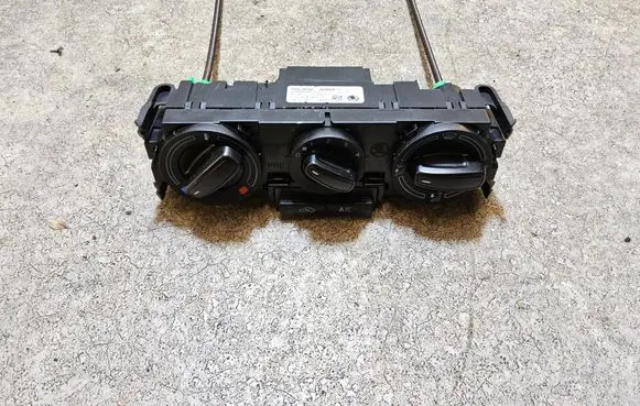 Skoda Rapid (NH) Climate control unit 5JA820045D 9015655 G025H015S0203
