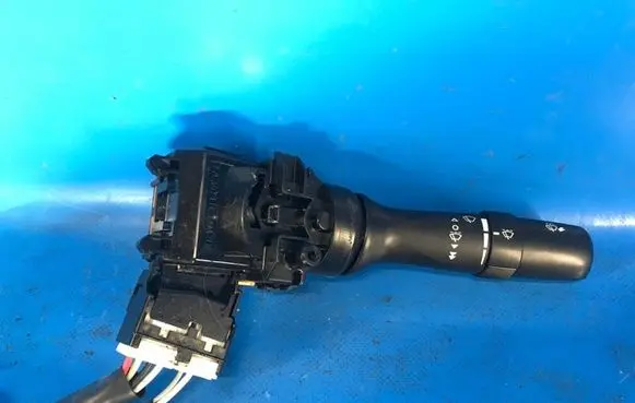Toyota Tundra II Gear shift switch/knob 8465202610