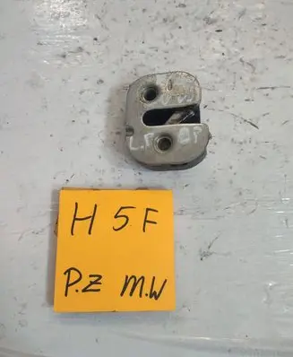 Fiat Uno Front door lock loop/hook striker 896514546