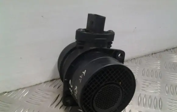 Volkswagen Golf IV Mass air flow meter 0281002461 074906461B