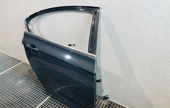 Volkswagen PASSAT B8 Rear door 