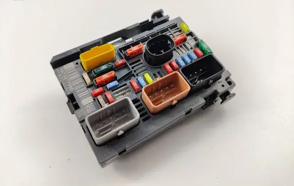 Citroen Berlingo Fuse box set 9675877980