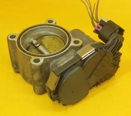 Opel Astra J Throttle body valve 55565260