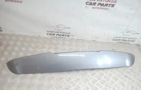 Tailgate/trunk spoiler