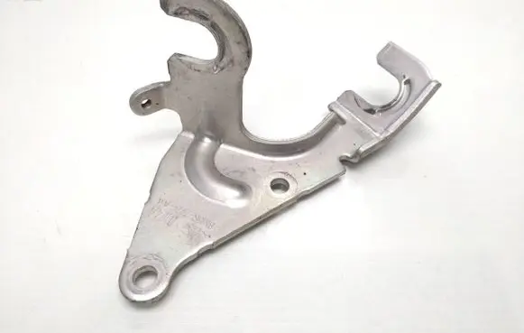 Ford Focus Gear shift cable bracket 8M5R7474AA