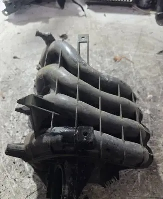 Volkswagen Golf IV Intake manifold 2900302879