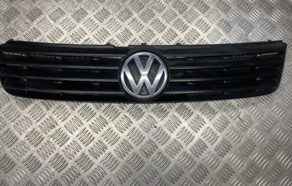 Volkswagen PASSAT B5 Front grill 3B0853653C