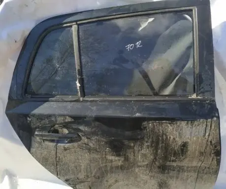 Toyota Urban Cruiser (XP110) Rear door juodos